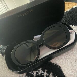 Coach Elegant Black Sunglasses